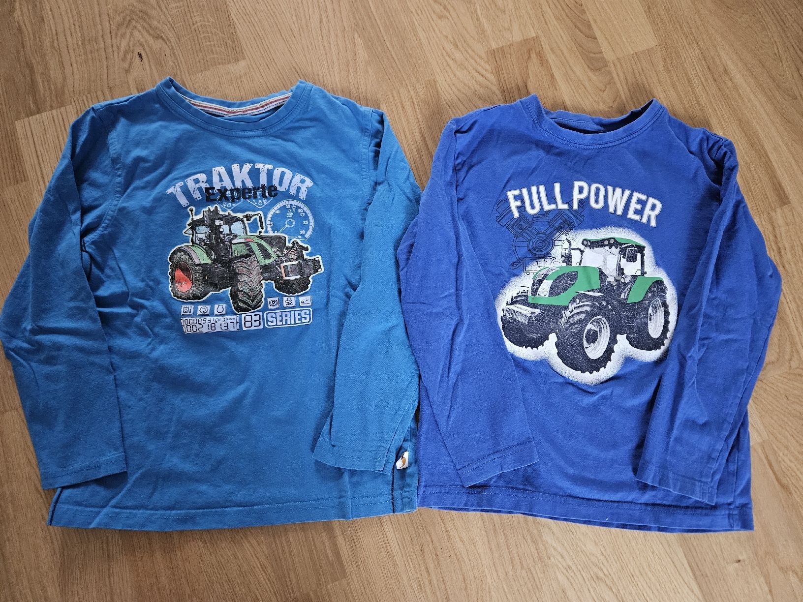 Maglioni & Felpe: 2 Langarmshirts, Traktor, Gr. 128 – Usato da Bern venduto da Oloui