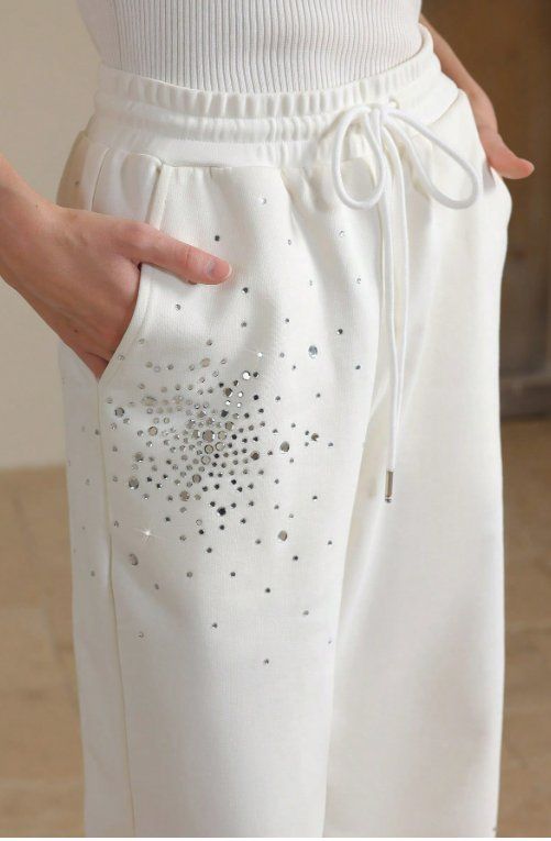 Completi & Tailleur: Ensemble Blanc élégant pour femmes – Nuovo e nell'imballaggio originale da Nyon venduto da jen_7dfc 6