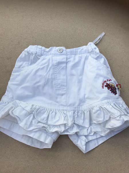 Pantaloni: Baby Mädchen Shorts 92 weiss – Usato da Bergdietikon venduto da antovale