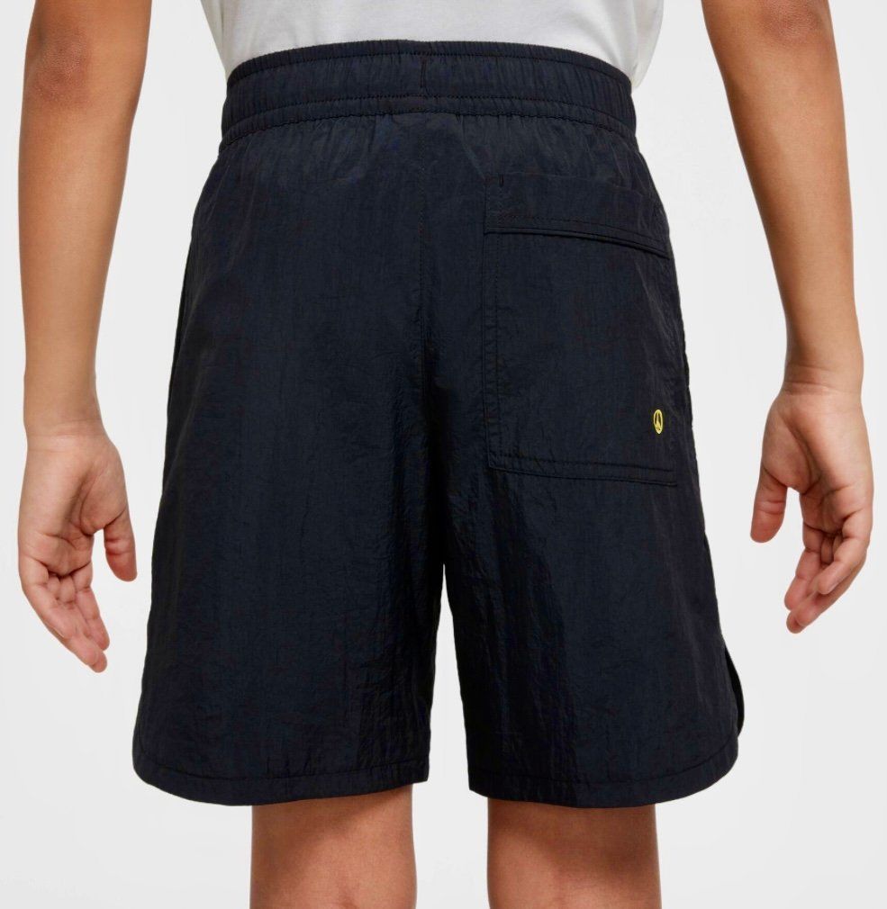 Nike Pantaloni: Short Nike t. 147 - 158 – Usato da Peseux venduto da Gilloss 2