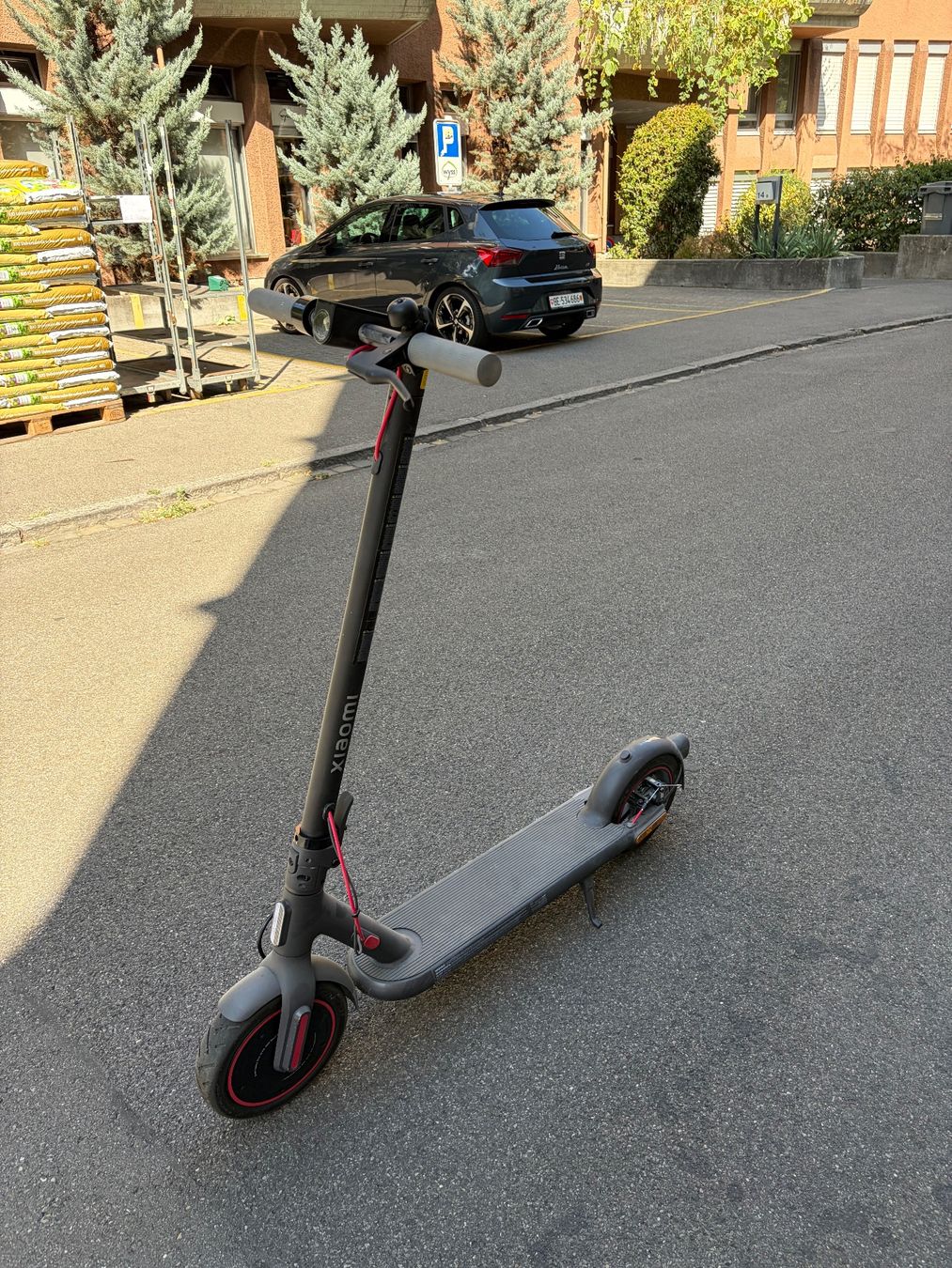Veicoli elettrici: Xiaomi Mi Electric Scooter Pro 2 – Nuovo (secondo la descrizione) da Bern venduto da lucie.kunzle