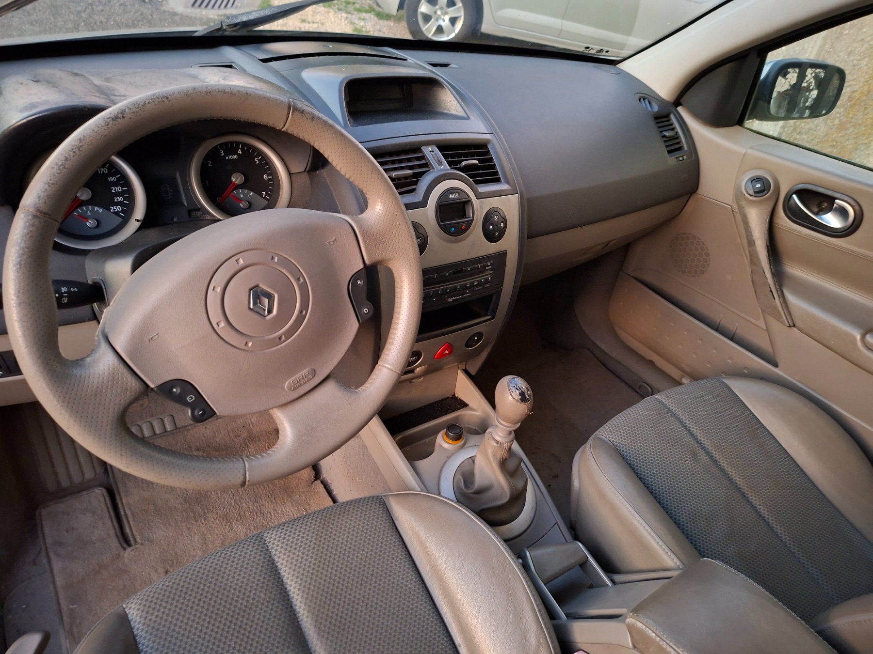 Renault Automobili: Renaud Megan 2.0 16V – Usato da Tavannes venduto da Yann333 5