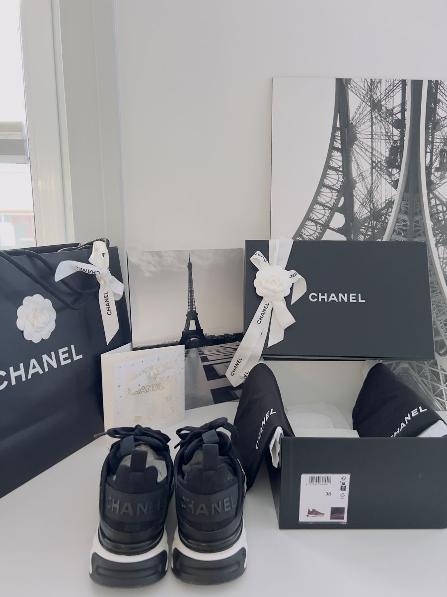 Chanel Scarpe da donna: Chanel Sneaker – Usato da Zürich venduto da VicParis5 3