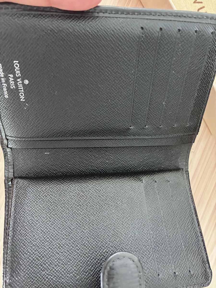 Louis Vuitton Brieftaschen: Louis Vuitton Epi Portemonnaie – Gebraucht aus Männedorf von Julilah 9