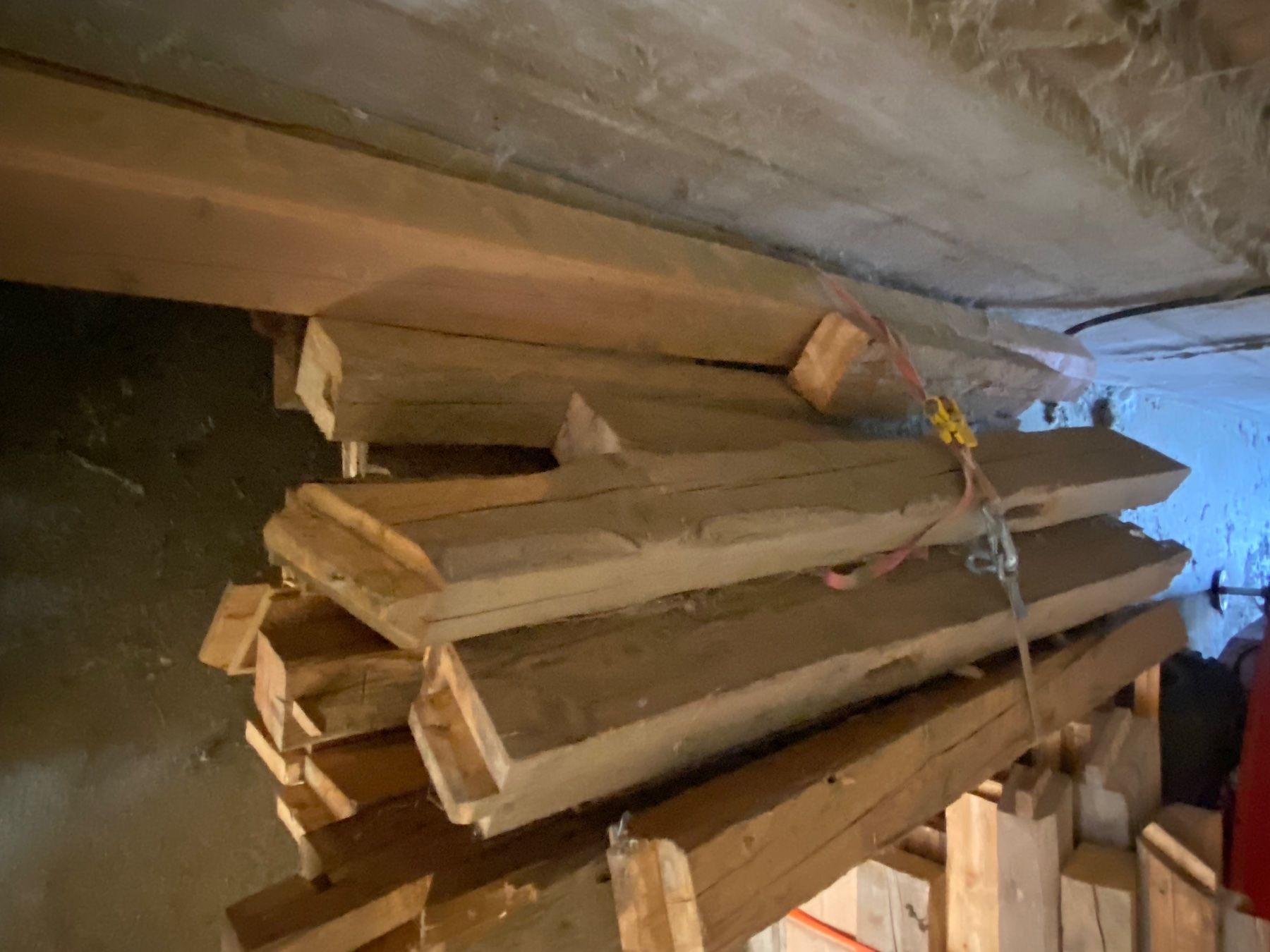 Articoli in legno: Altholzbalken – Usato da Nesslau venduto da sve_9c75 2