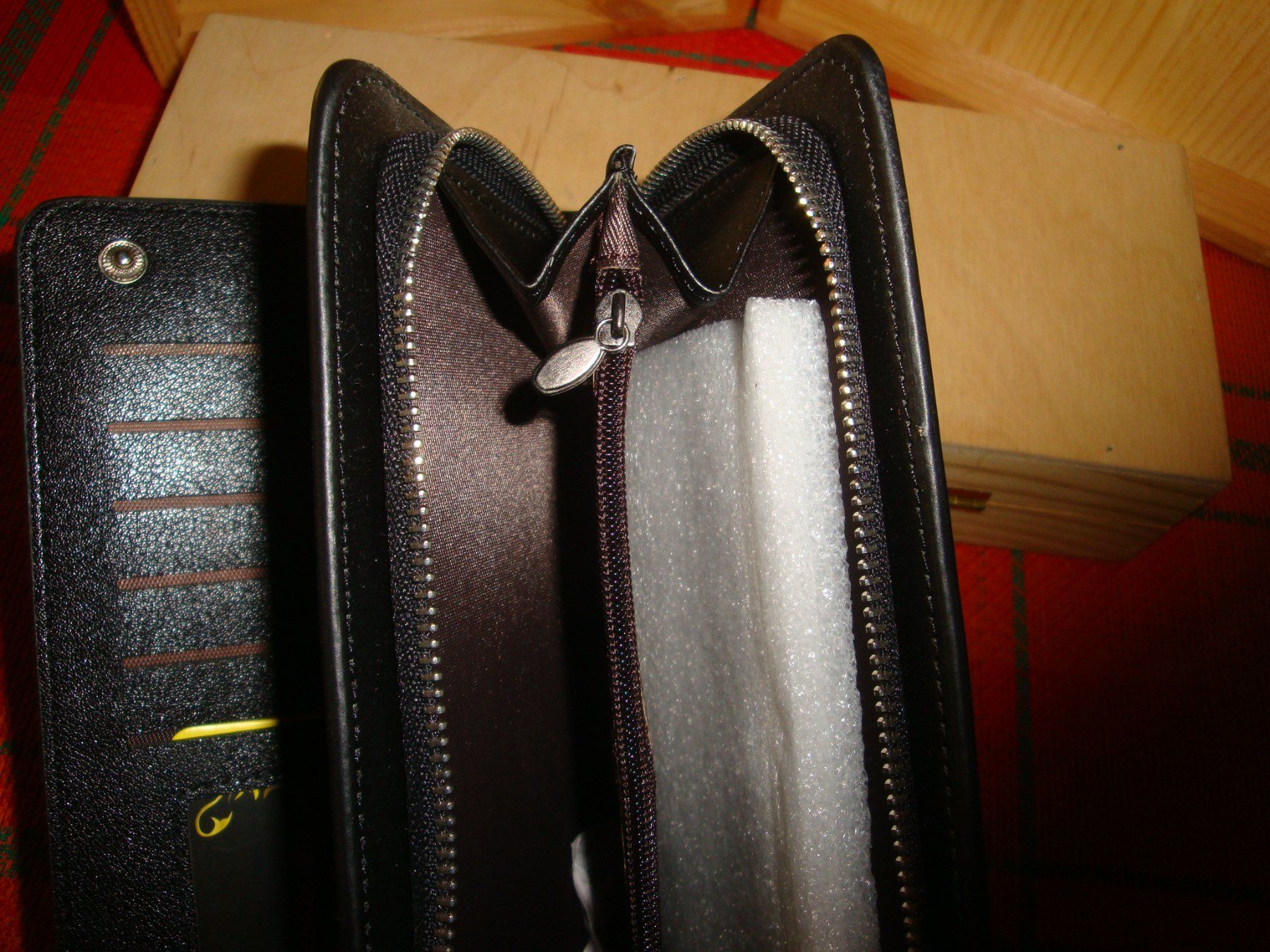 Brieftaschen: Brieftasche – Neu und originalverpackt aus Enggistein von mach1 3