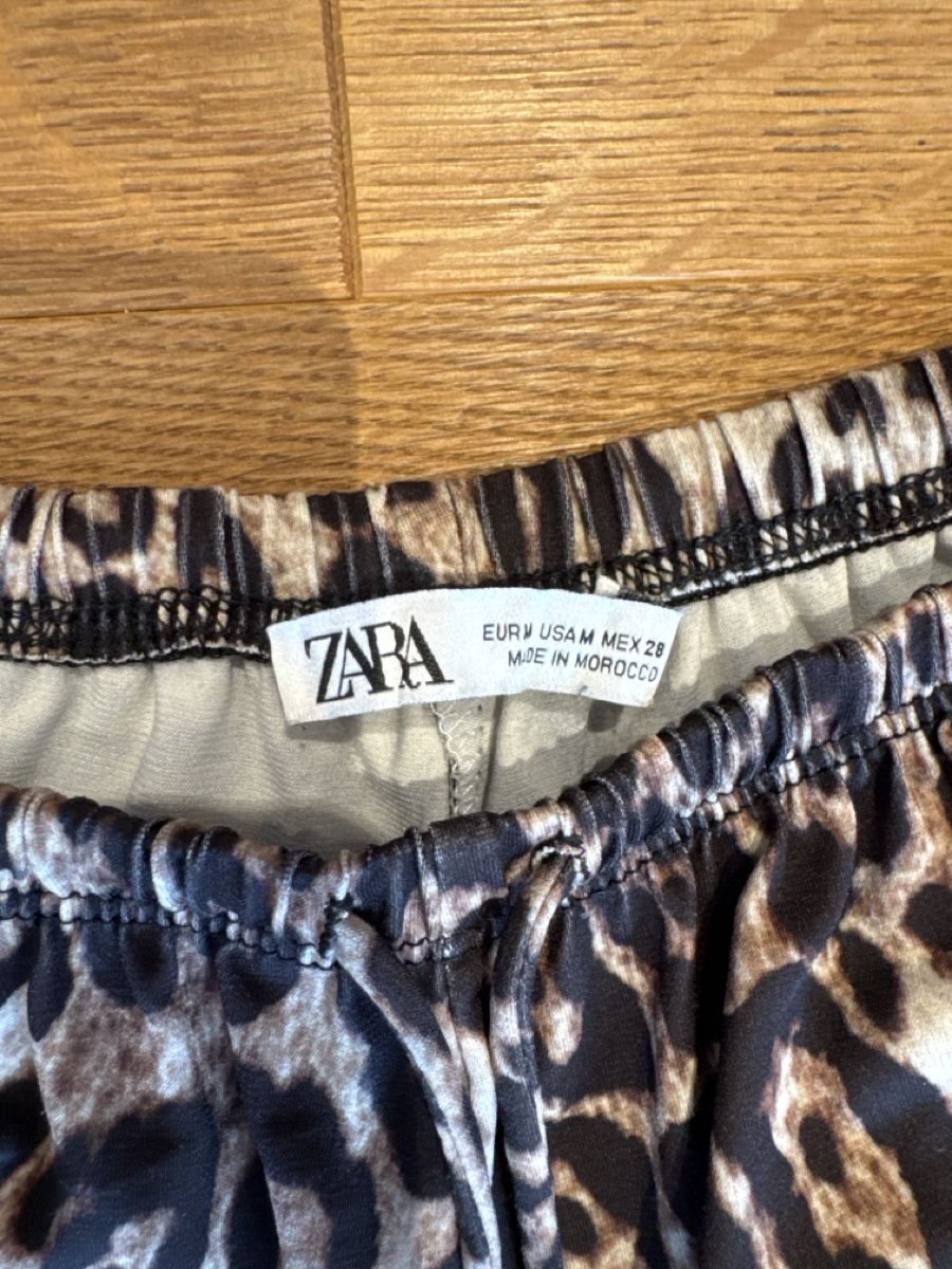 Zara Pantaloni: Hosen Damen Leopard Muster – Usato da Zweidlen venduto da sweetchili_03 1
