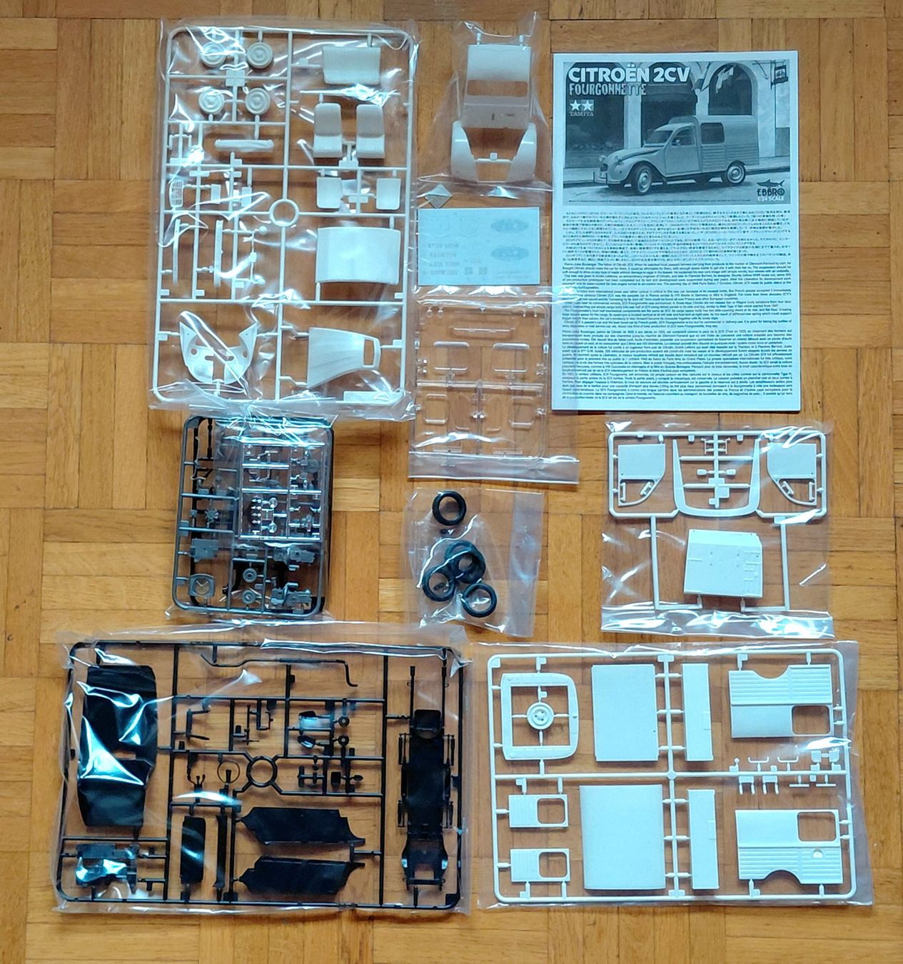 Citroën Modellini d'auto: Ebbro 25001 Citroën 2CV Fourgonnette 1:24 – Nuovo e nell'imballaggio originale da Châtillens venduto da rei_y82w 5