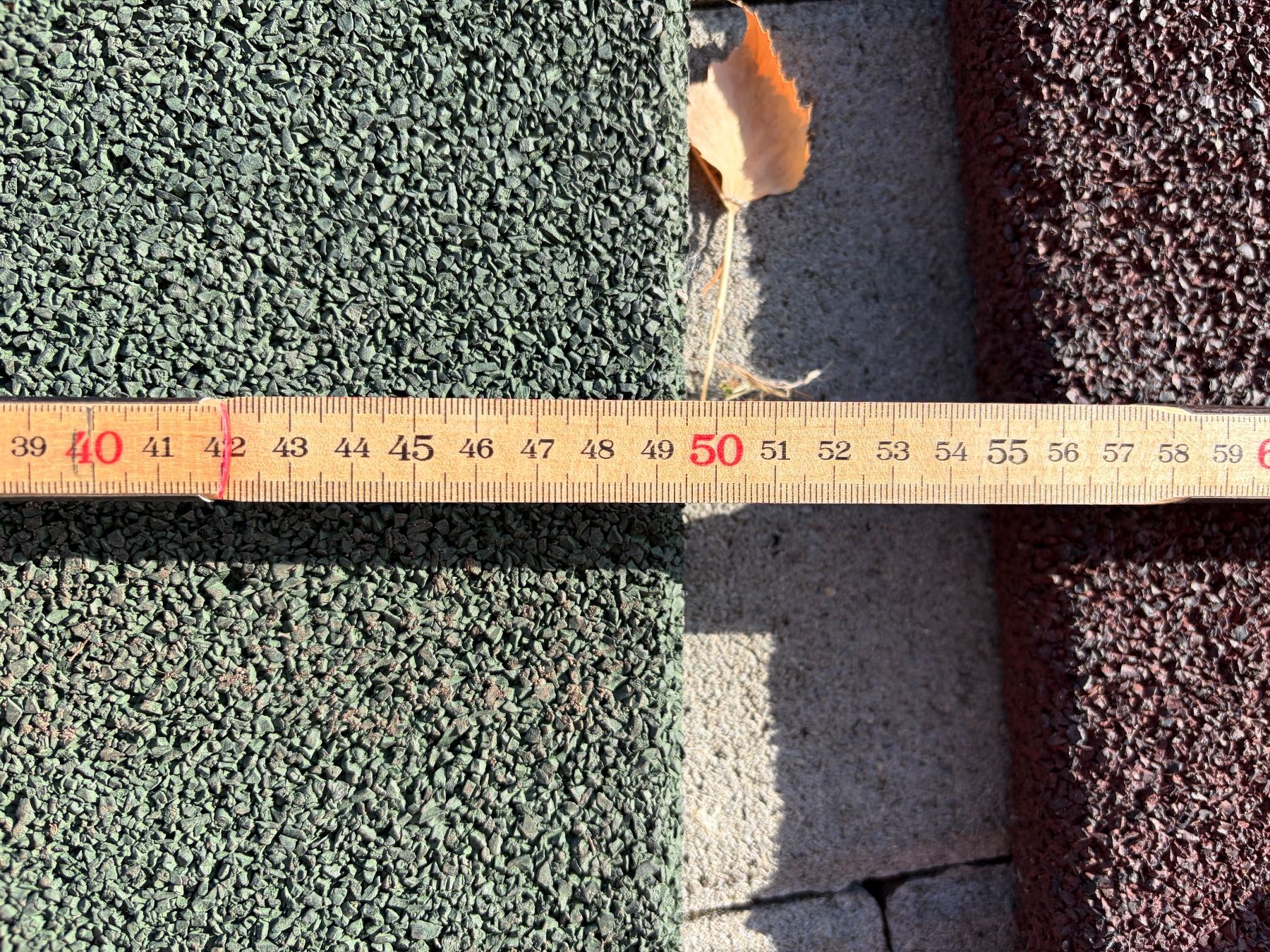 Rivestimenti per pavimenti: Fallschutzmatte – Usato da Krattigen venduto da Smudo66 1