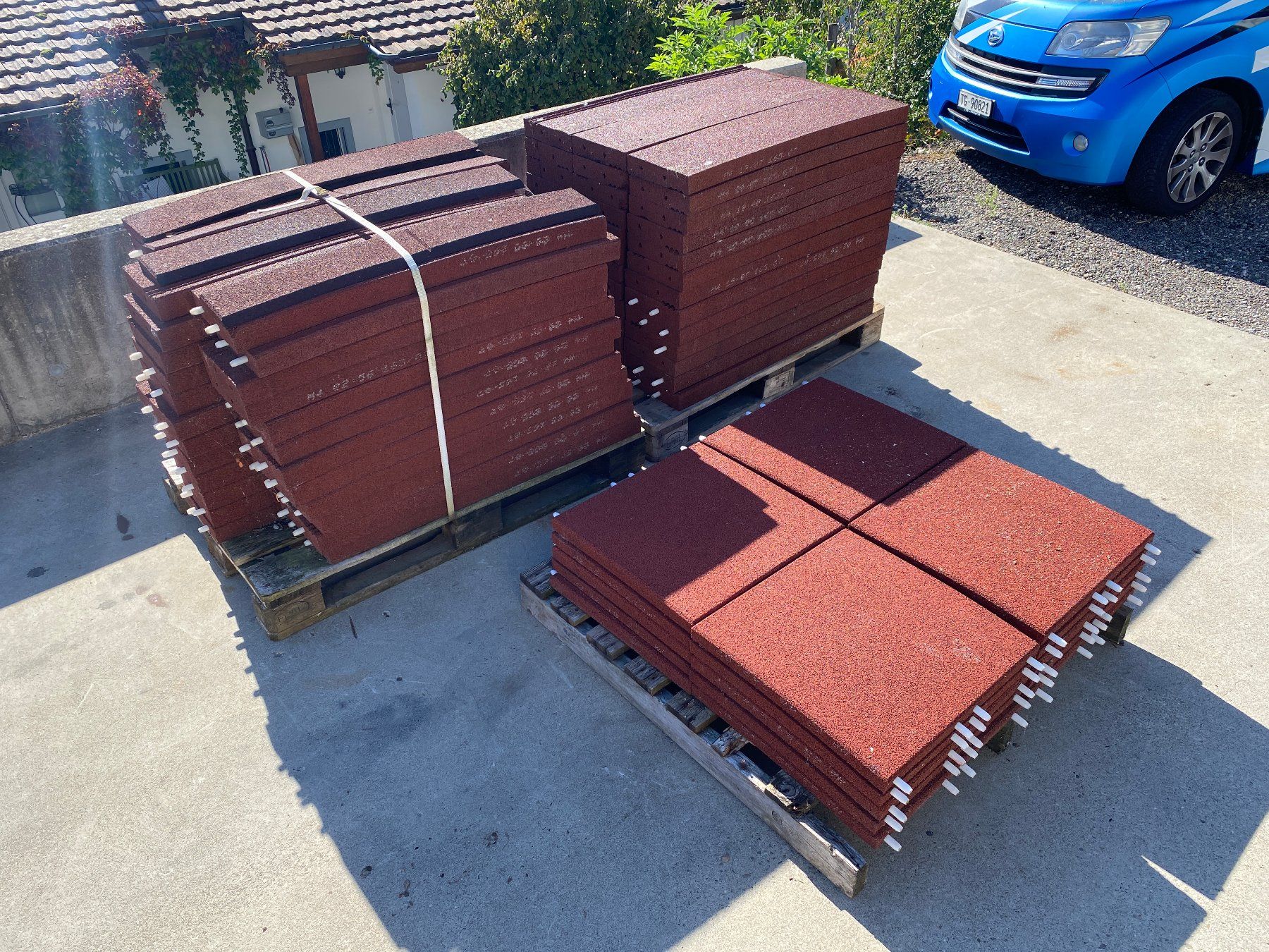 Bodenbeläge: Bodenmatten Tartanbelag – Gebraucht aus Weiningen TG von TTW_GmbH