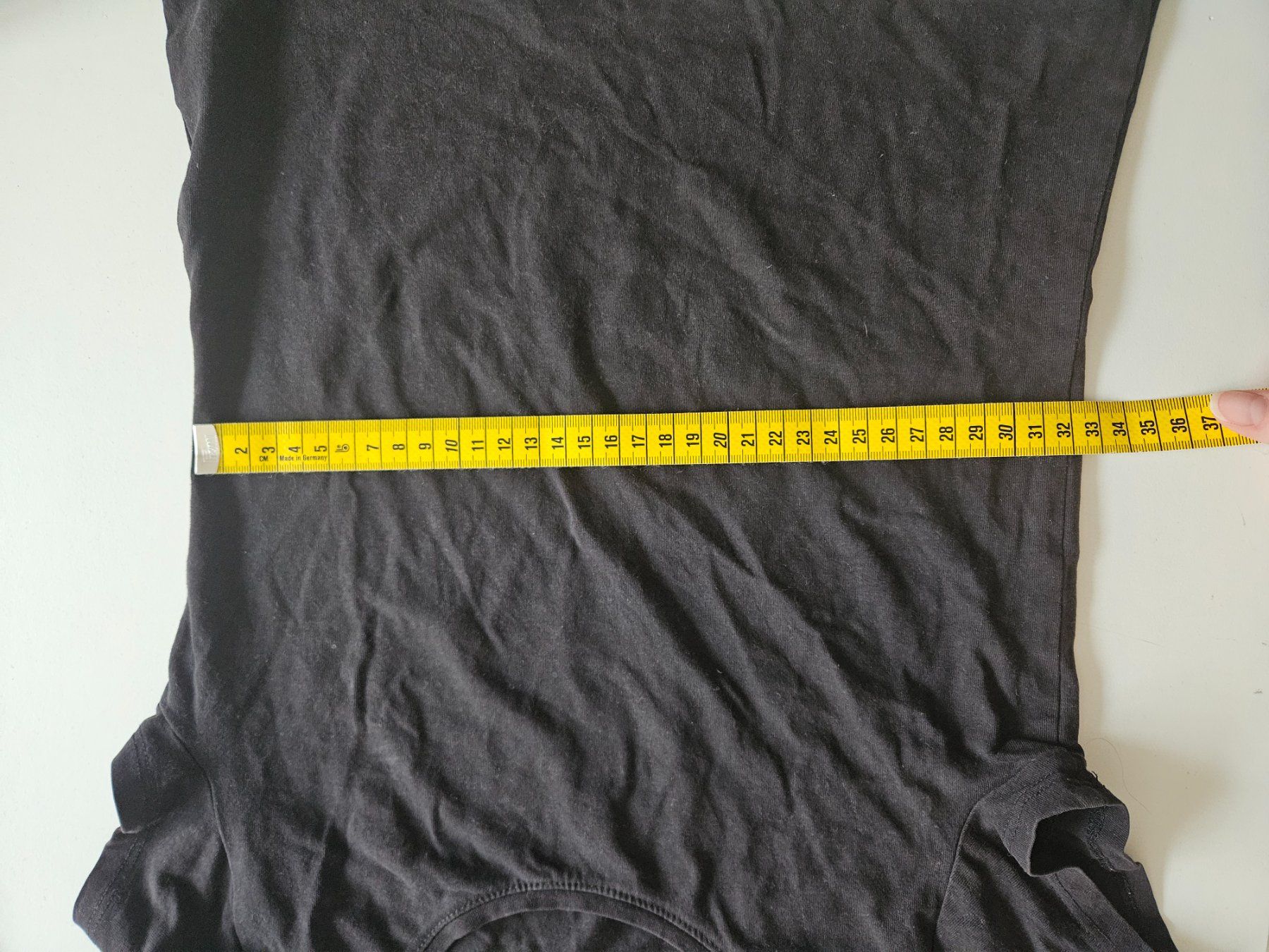H&M Camicette, T-shirt & Top: T-Shirt schwarz Gr. 134/140 – Usato da Schaffhausen venduto da sabrina915 2