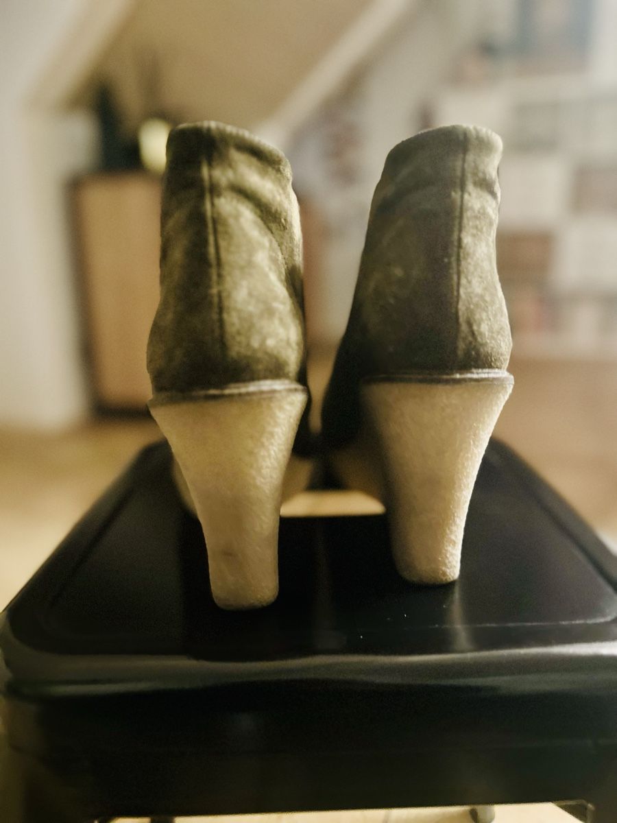 Scarpe da donna: Wildleder Keilstiefeletten Gr. 38 – Usato da Uetikon am See venduto da Mici_Ki 2