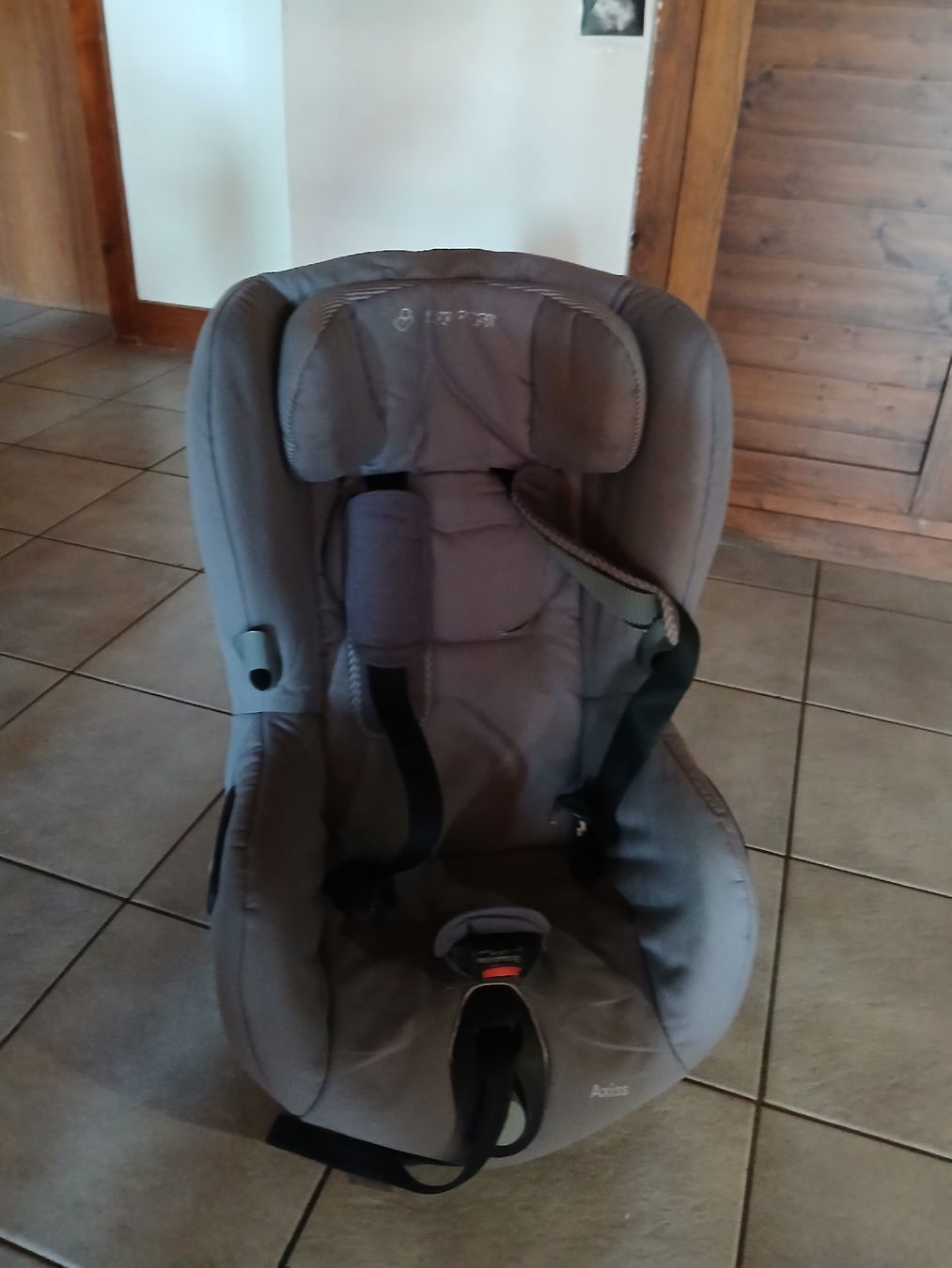 Maxi-Cosi Seggiolini per auto: siège auto 9-18kg – Usato da Le Brouillet venduto da Rovai