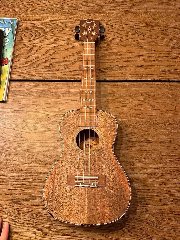 Strumenti musicali: Ukulele Flight  – Usato da Knutwil venduto da SamScythes87 1
