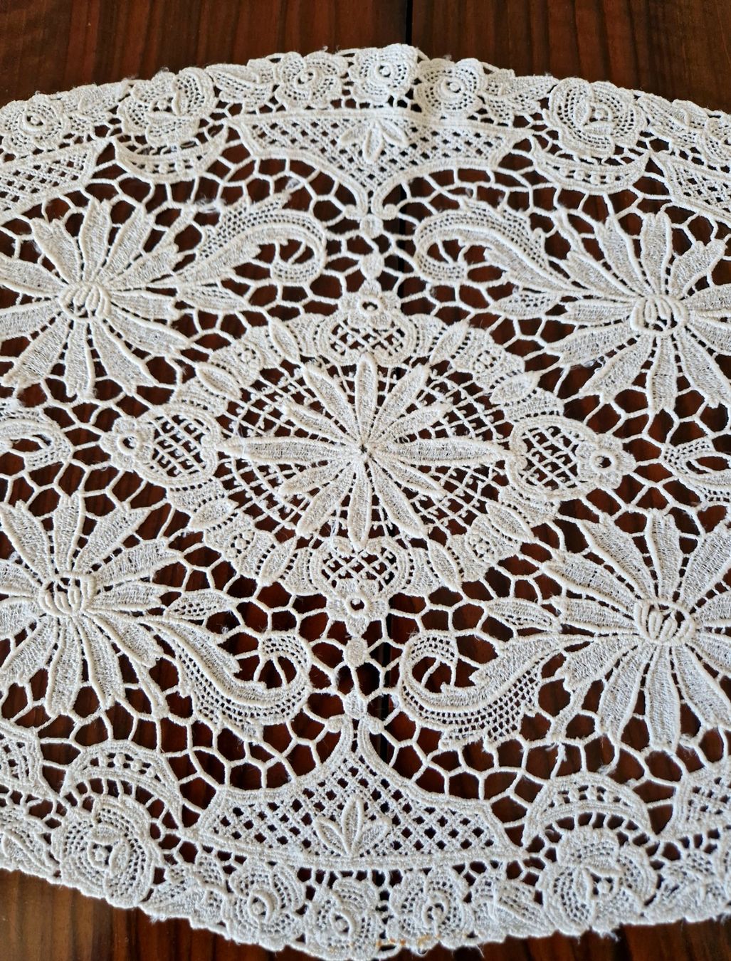 Altra biancheria da tavola: Plauener Spitze 60x30cm – Usato da Bern venduto da Antikbatik 9
