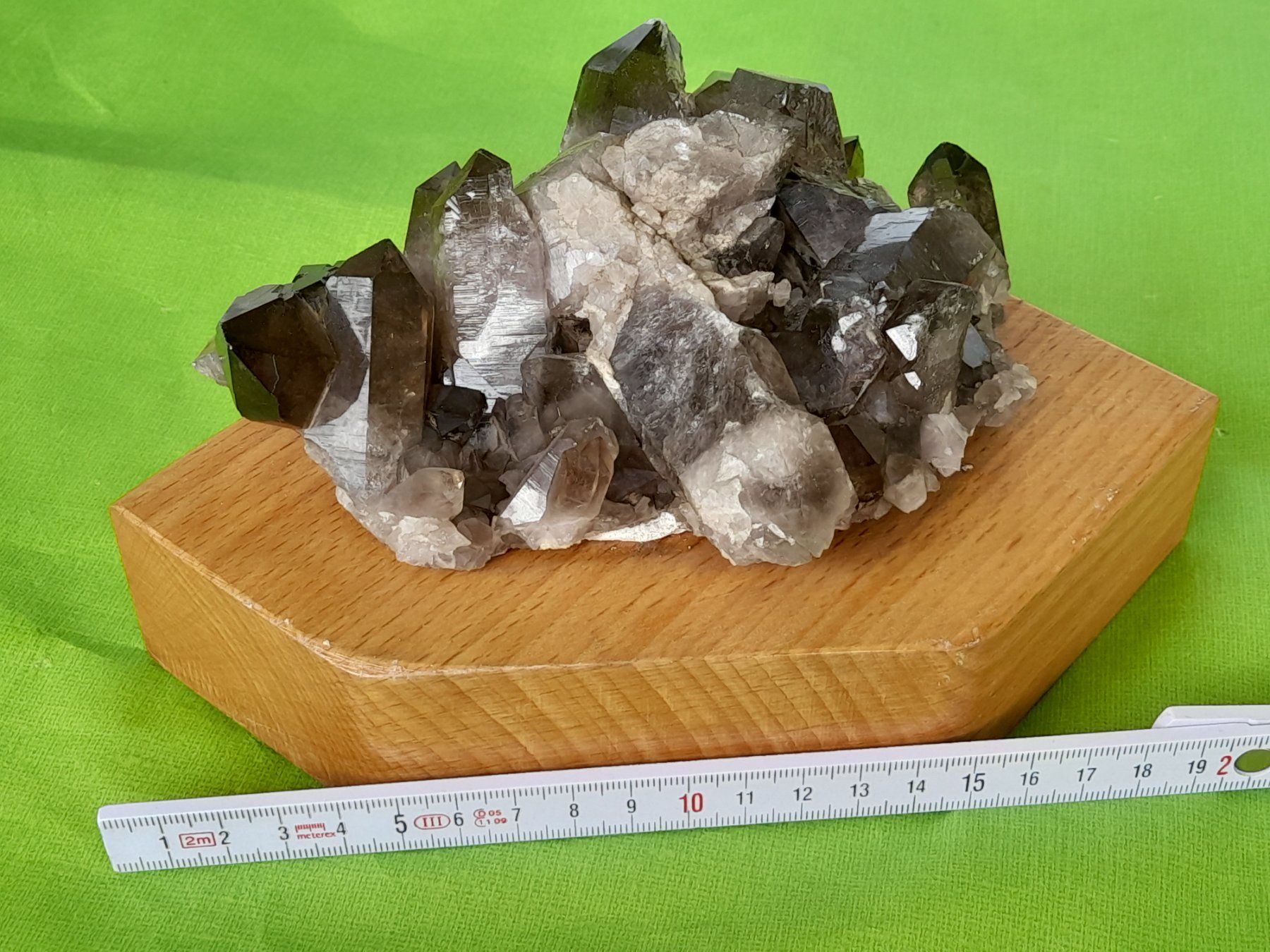 Minerali & Pietre curative: Rauchquarz-Stufe – Usato da Aeschi b.Spiez venduto da 52_wochen