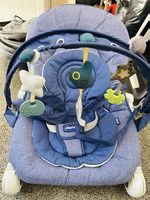 Chicco Babywippe mit Spielbogen  sehr guter Zustand