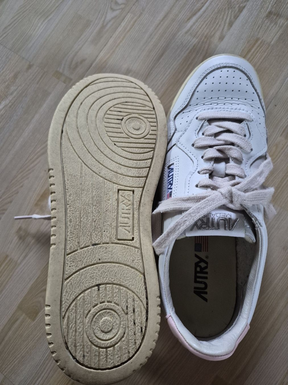 Autry Herrenschuhe: Baskets Autry blanches taille 38 bon état – Gebraucht aus Delémont von fab_cpg5 2