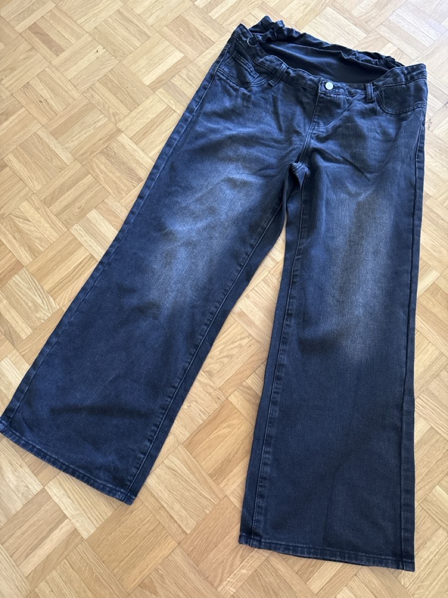 Lotti di vestiti: Jean maternité noir, taille réglable, bon état – Usato da Birsfelden venduto da dan_q2df 5