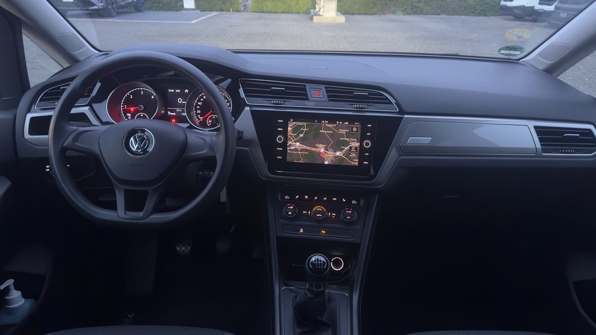 VW Automobili: VW Touran 1.6 TDI Bluemotion – Usato da Eiken venduto da ric_xkv8 4