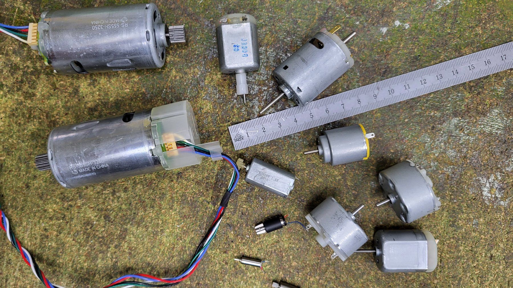 Motori: Elektromotoren 3-10 Volt von Mini -Midi – Usato da Dürnten venduto da duft4711