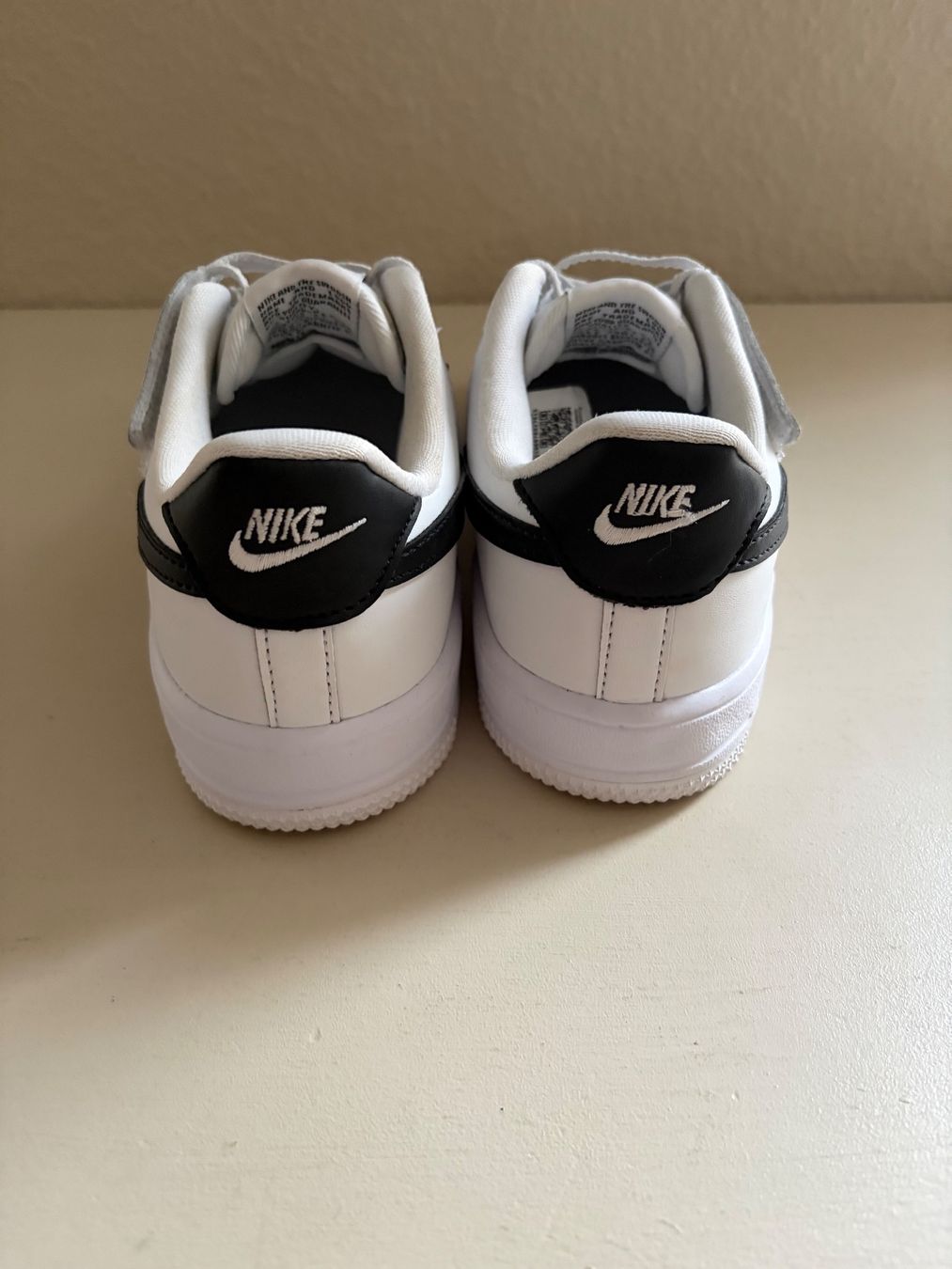 Nike Scarpe per ragazzi: Nike Force 1 Turnschuhe Gr. 33 – Usato da Muttenz venduto da nataschasia 4