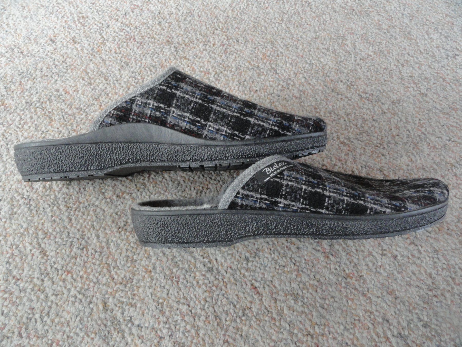 Herrenschuhe: Filzpantoffeln Grösse 44 neu – Gebraucht aus Ins von Baj 2