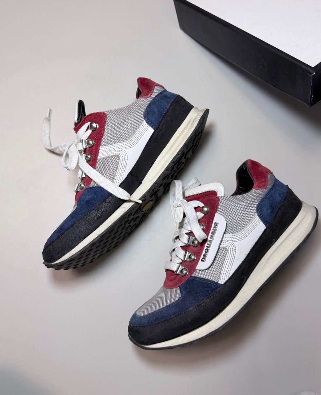 Dsquared2 Chaussures femmes: Baskets Dsquared2 Trail Runner Multicolores,  Avec Boîte – D'occasion à Thônex par Suisse.Shopping 1