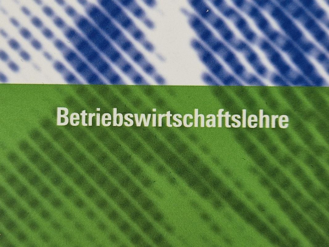 Livres: Kursprogramm (Start up gründen) 1 – D'occasion à Muhen par Restwert_Muhen 3