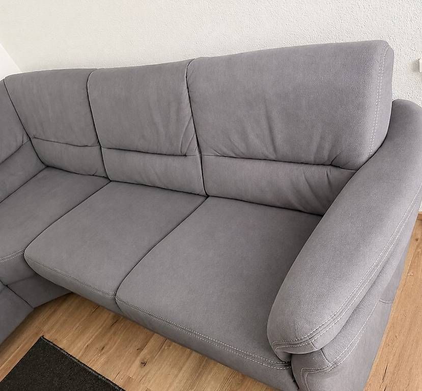 Divani: Ecksofa grau mit Ottomane in gutem Gebrauchtzustand – Usato da Ruswil venduto da ara_c5h2 4