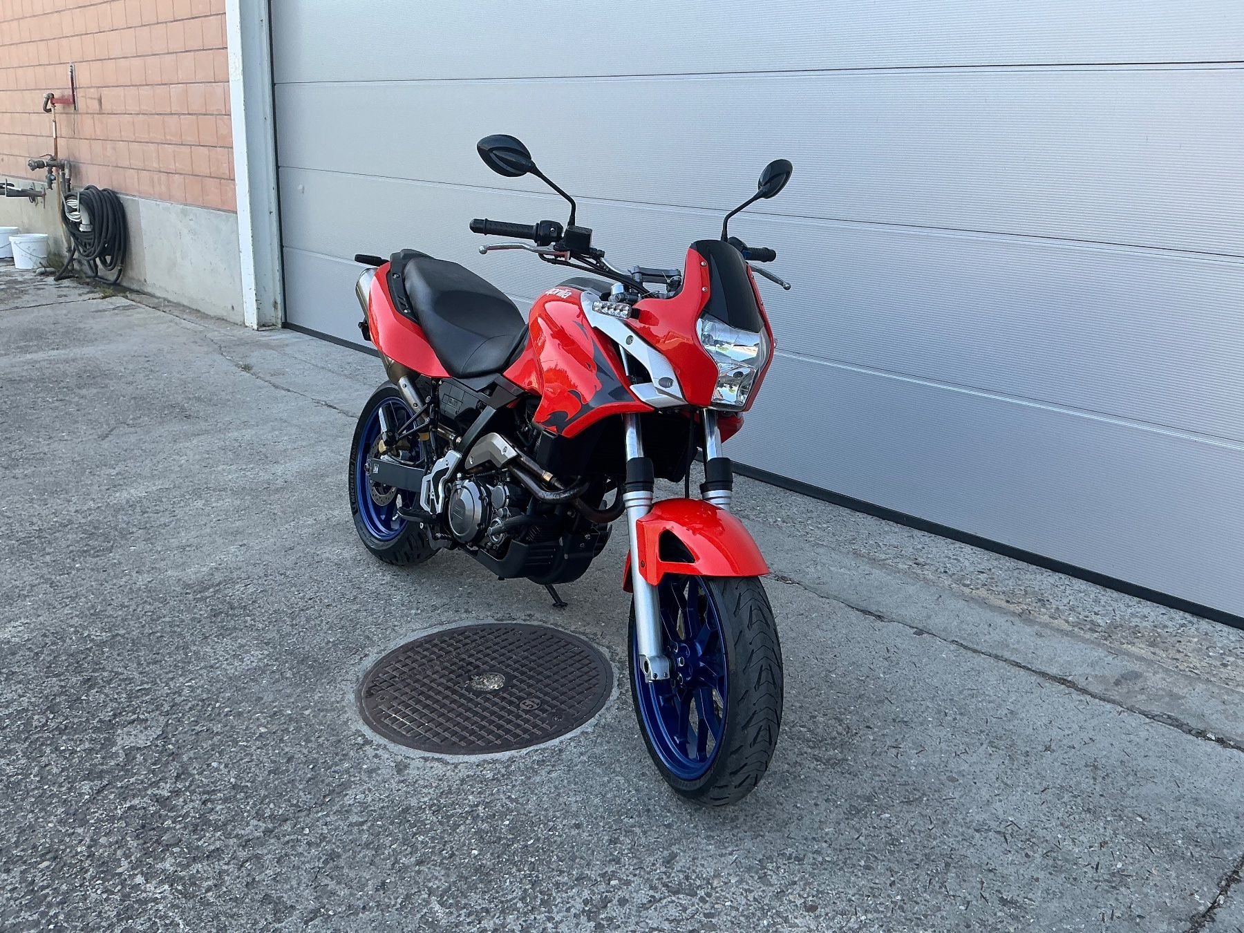 Aprilia Enduro: APRILIA PEGASO 650 Strada 25 KW – Gebraucht aus strengelbach von Zoks