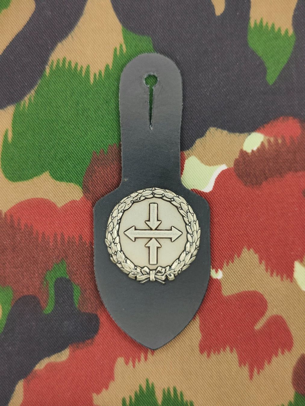 Schweizer Armee Placchette & Badge: Brusttaschenanhänger Informatikpionier – Usato da Bauma venduto da SwissMilitaria