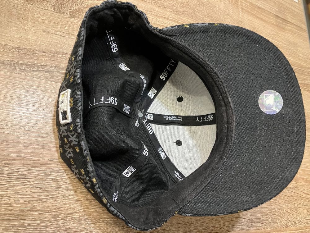 New Era Copricapi, berretti & cappellini: NY Yankees New Era Cap Gr. 7 3/8 (58.7cm) – Nuovo (secondo la descrizione) da Einsiedeln venduto da melissa.24 1