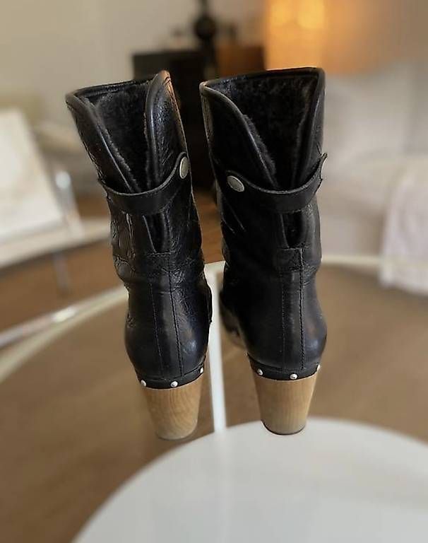 Ugg Scarpe da donna: neuwertige ugg boots lynnea 38 lammfell – Usato da adliswil venduto da PRELOVED_ 3