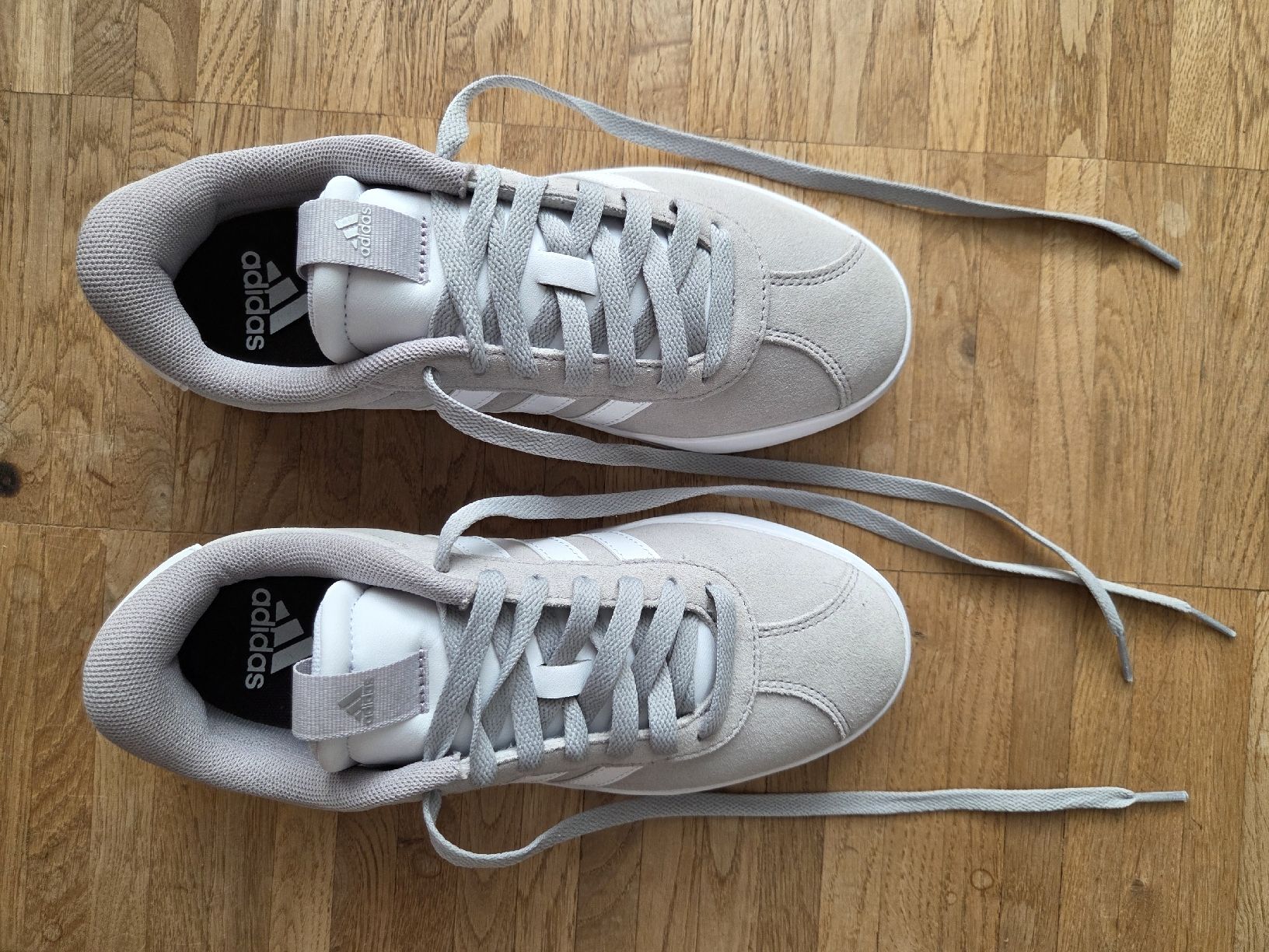 Adidas Damenschuhe: adidas Sneaker, hellgrau, neuwertig, Grösse 38 2/3 – Neu (gemäss Beschreibung) aus Zürich von Billy0808