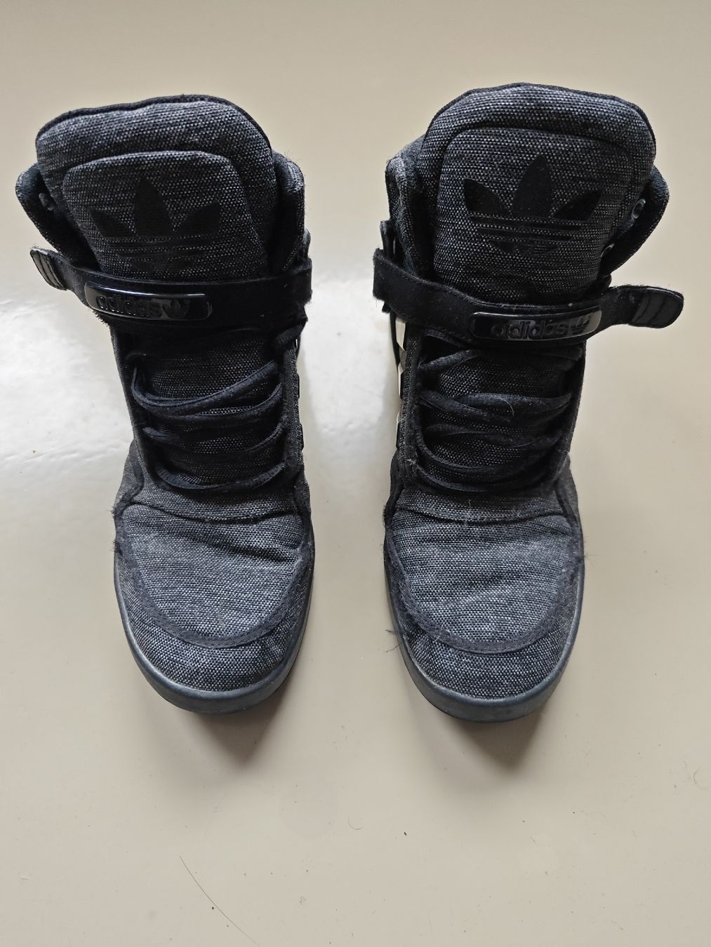 Adidas Scarpe da uomo: stylischer Adidas Sneaker Gr. 41 3/4 Schwarz – Usato da Zürich venduto da 456666 1