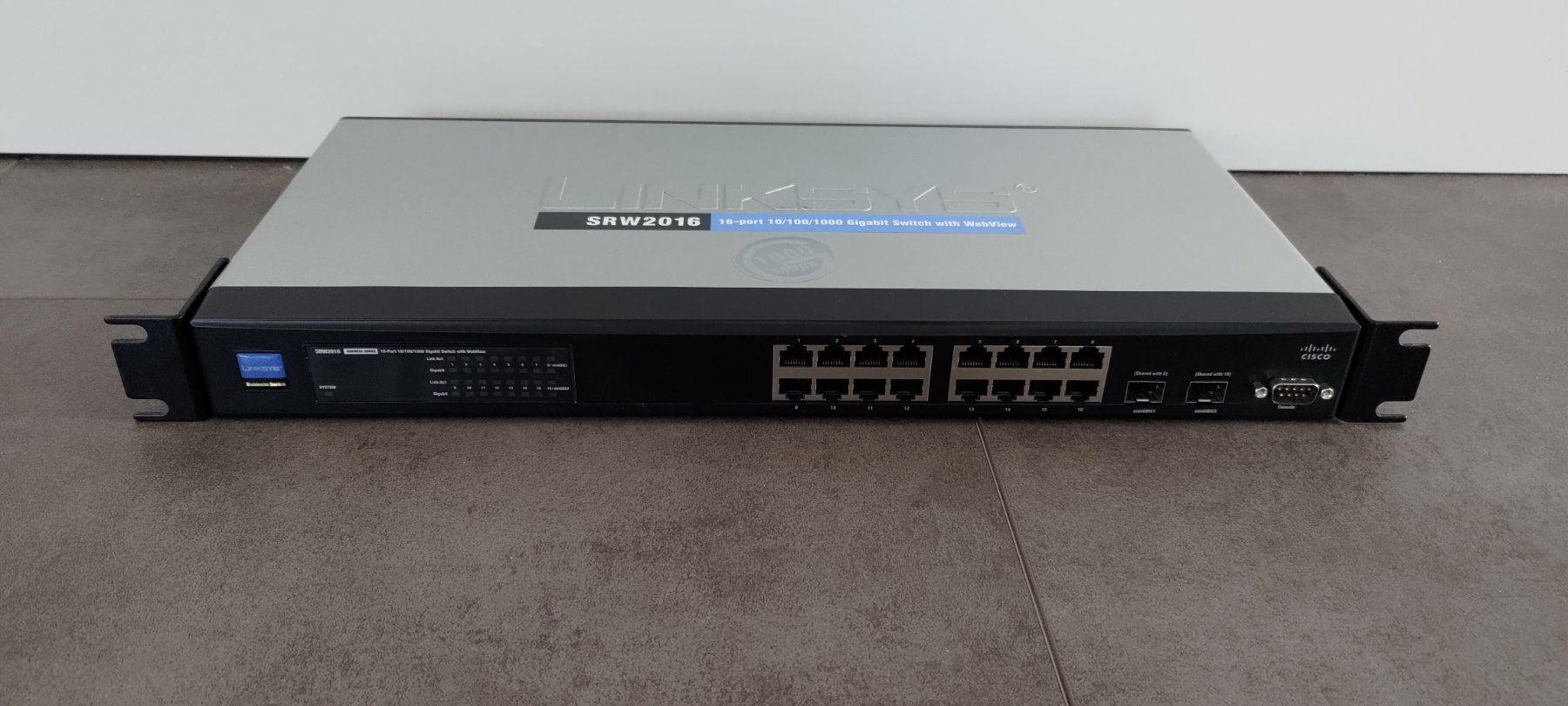 Linksys Hubs & Switches: Linksys SRW2016 16 +2 Port Gigabit Managed Switch – Gebraucht aus Aristau von