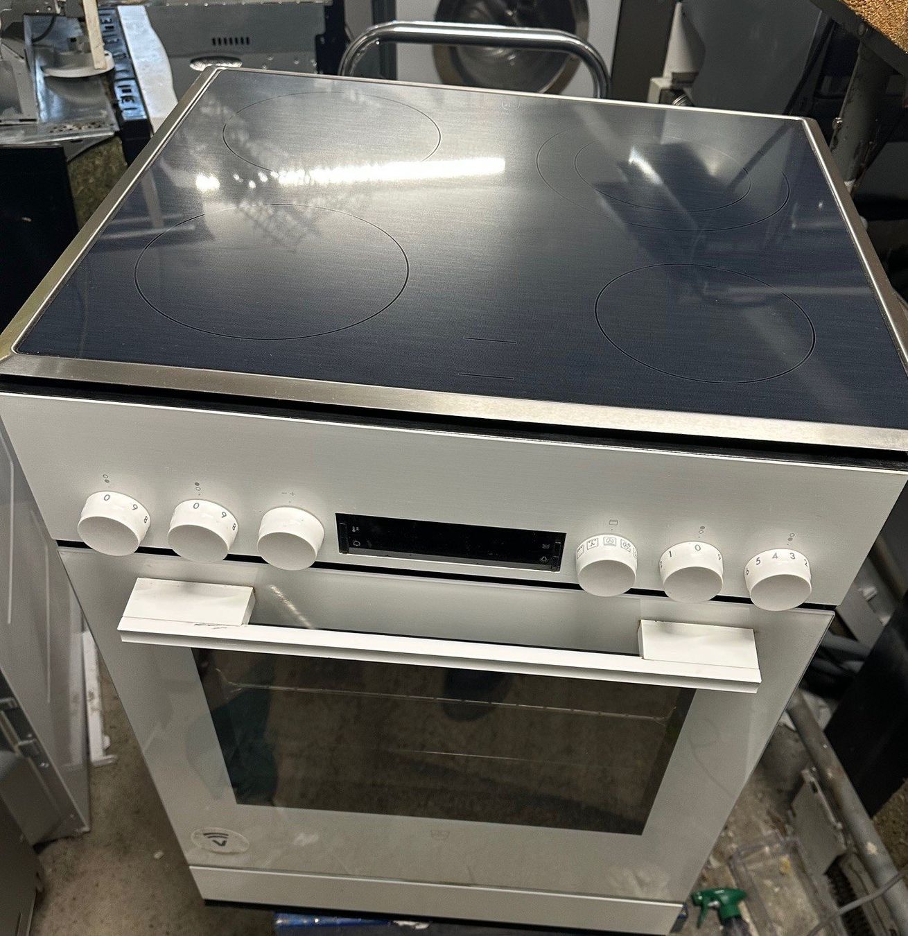 Herde: Backofen/Kochfeld V-Zug V600 – Gebraucht aus Glattbrugg von ani1234 1