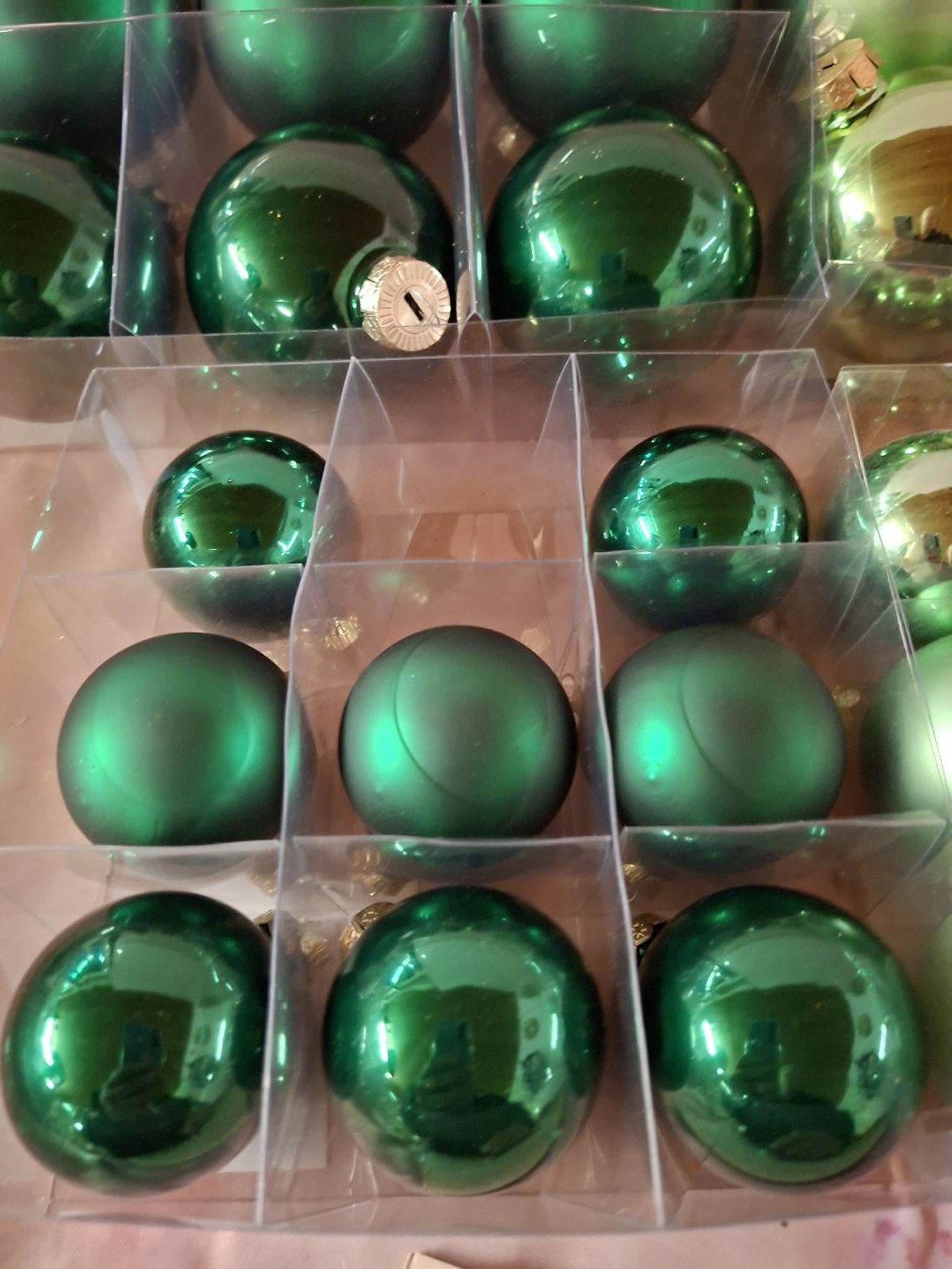 Alle Dekorationen: neu: 35 Weihnachtskugeln grün mit Baumspitze Glas – Neu und originalverpackt aus Nassen von verrueckt 2