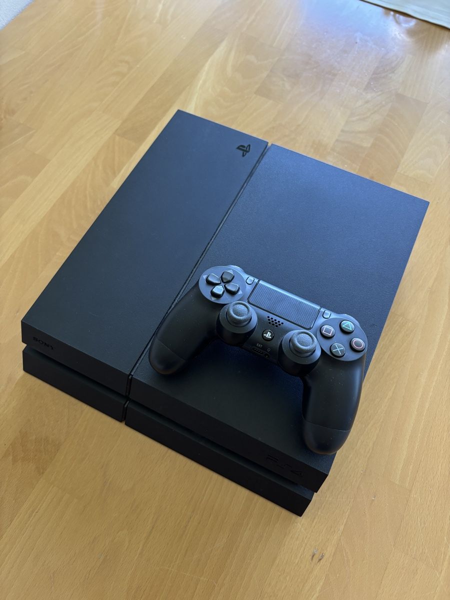 Sony Console: PS4 inkl Controller in Top Zustand – Usato da St. Gallen venduto da kugler.nicola