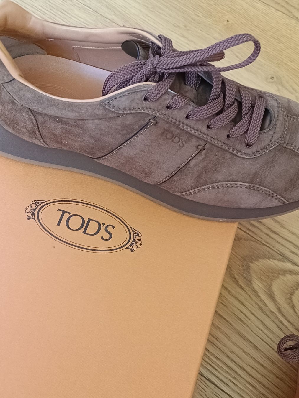Tod'S Damenschuhe: Brown sneakers TOD'S – Neu und originalverpackt aus Uitikon Waldegg von Alis_Stelian_Nenkov