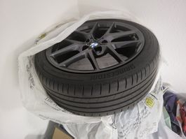 Jante BMW 225/40R18 l été  1x 18 pouces grise