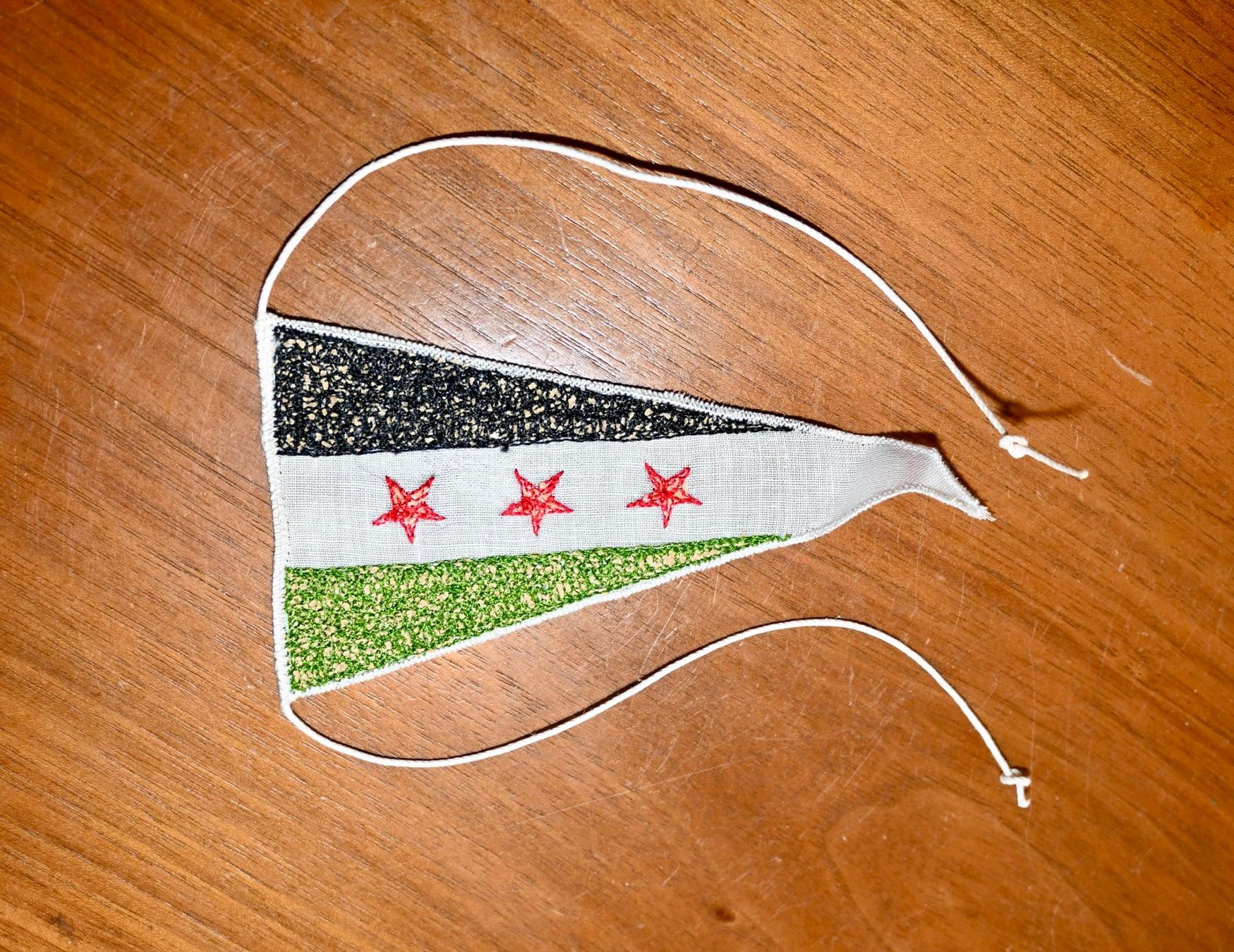 Bandiere: kleiner VINTAGE Wimpel SYRIEN – Usato da Pfaffhausen venduto da mono_rec 5