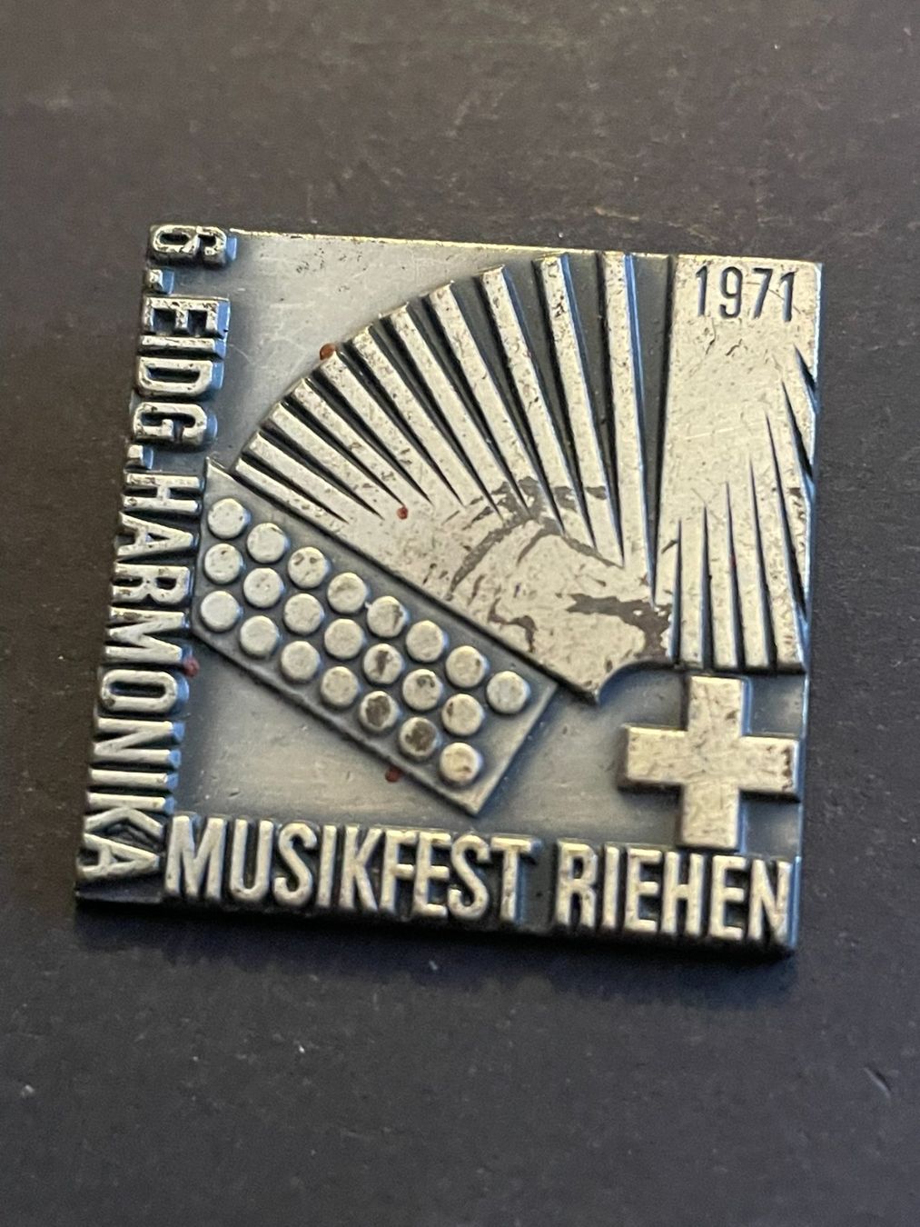 Plaketten & Abzeichen: Eidg. Harmonika Musikfest Riehen 1971 – Gebraucht aus Aarburg von glaibasel57