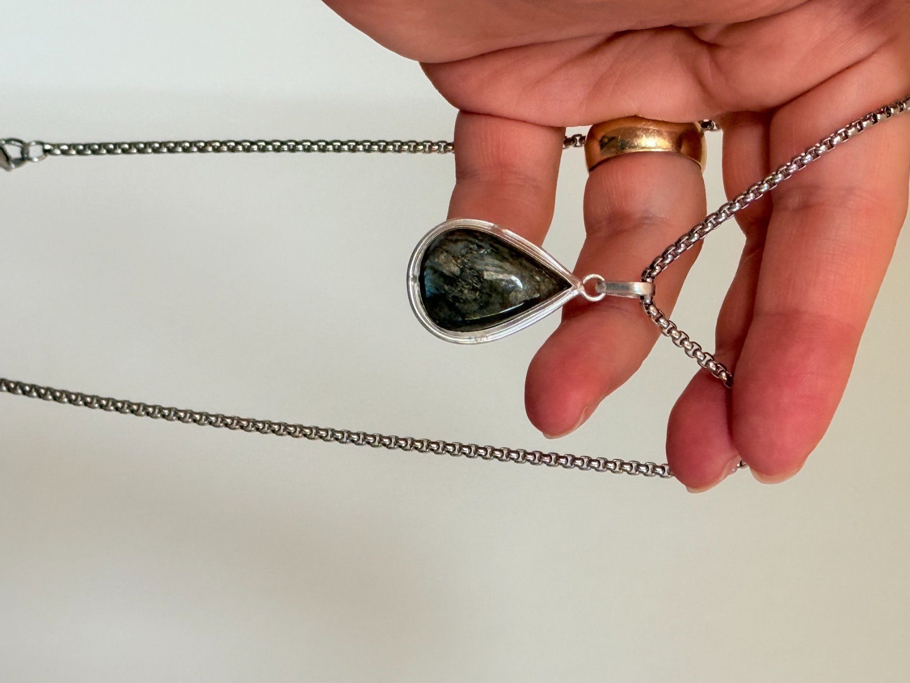Catenine: Pendentif Labradorite Argenté Goutte Neuf – Nuovo e nell'imballaggio originale da Genève venduto da AGBERG 9