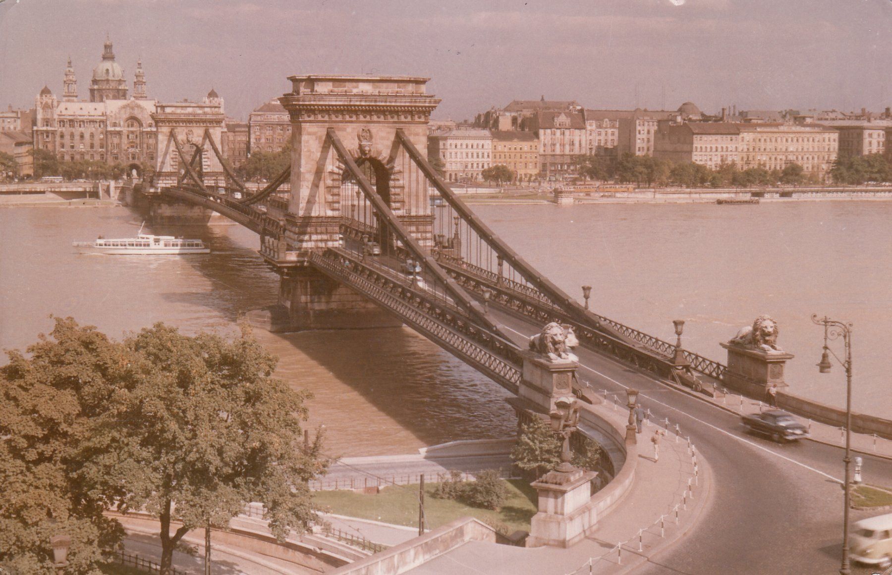 Cartoline postali: 1971 Budapest Kettenbrücke Postkarte – Usato da Spreitenbach venduto da Mustang_1105