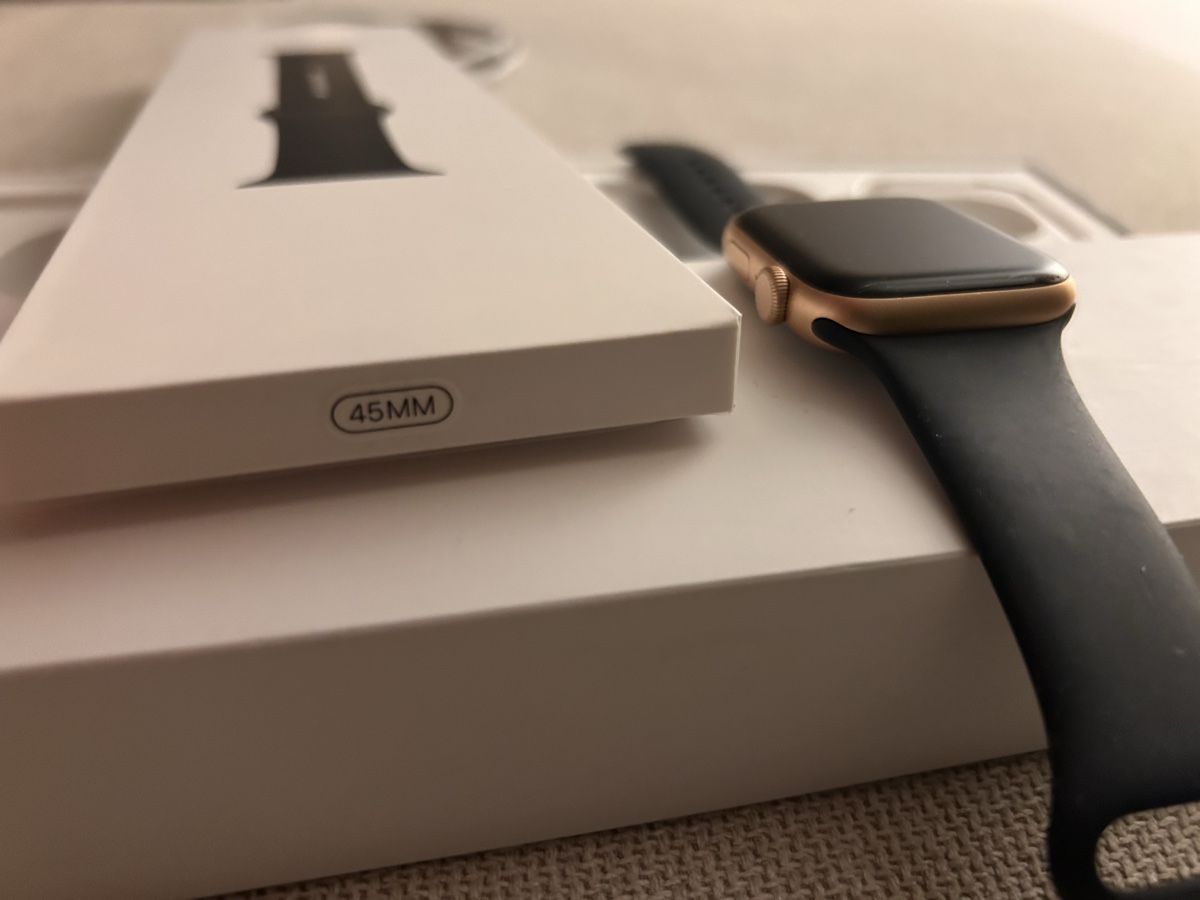 Apple Smartwatch: Apple Watch SE GPS, 44mm – Gebraucht aus Basel von MyAn