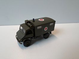 Mercedes Unimog Sanität 1:87 teil Metall H0