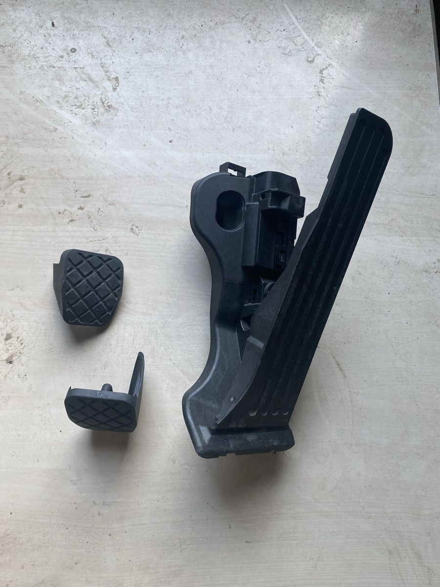 Seat Tutti pezzi di ricambio auto: Original Gaspedal Seat Leon – Nuovo (secondo la descrizione) da Niederglatt ZH venduto da Carbon88