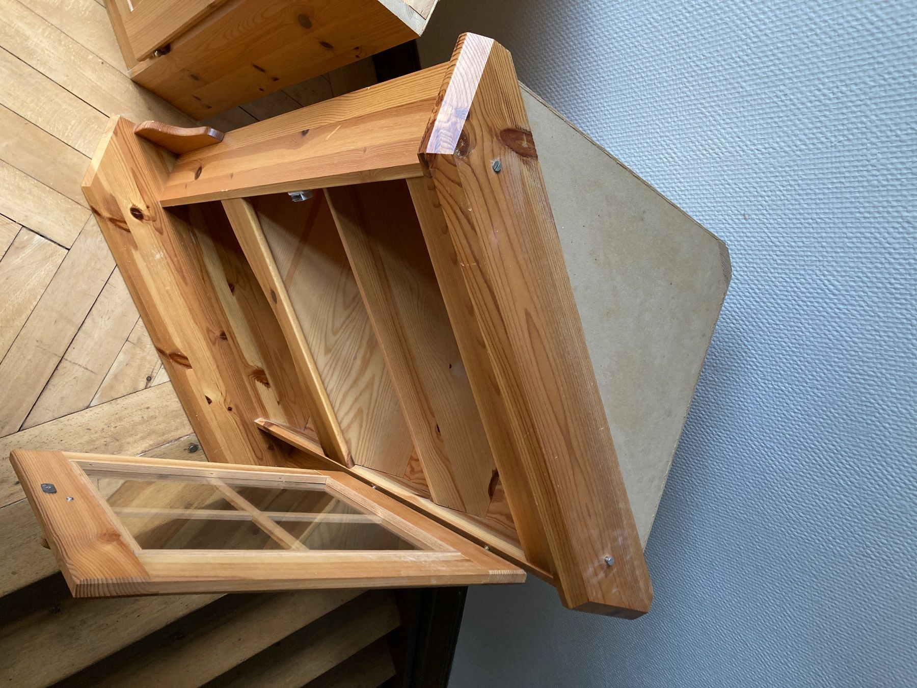 Armadi: Eckbuffet oder Eckschrank Holz mit Türen – Usato da Zürich venduto da vivster40 4